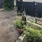 Hideaway In Highgate Village