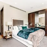 5 Million Pound Luxury Penthouse Tower Bridge Sleeps 8 Private Jacuzzi