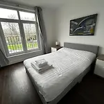 3 Bed London Home, Free Parking & Self Check In