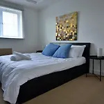 3 Bed London Home, Free Parking & Self Check In
