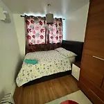 Beautiful Studio Flat Near Lake