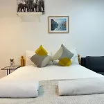 Comfortable Family Apartment In Harrow Road