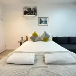 Comfortable Family Apartment In Harrow Road