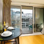 Elegant 2Bd Flat Near Old Street, London