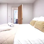 Lovely And Newly Refurbished 2Bd Home Maze Hill