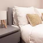 Lovely And Newly Refurbished 2Bd Home Maze Hill