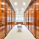 Exclusive Knightsbridge Townhouse With Parking