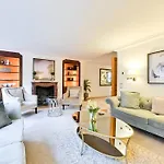 Exclusive Knightsbridge Townhouse With Parking