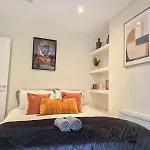 Chic 2-Bedroom Flat In Vauxhall Near The Oval