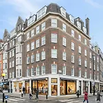Old Elegant 2-Bedroom Apartment On Marylebone High Street