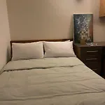 London Living - Cosy Room In Flat