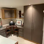London Living - Cosy Room In Flat