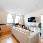 Perfect 3 King Bed Flat Near Islington