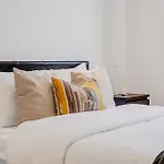 Family 1 Bdr Apt, Panoramic Views, Minute To Tube