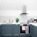 Superb Top Floor 1-Bedroom Flat With Charming Two Balconies