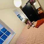 Cozy Family-Friendly 2 Bedroom Flat In Kingscross, St Pancras!