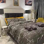 Luxury Studio In Victoria, 7 Minutes Walk To Victoria Station, Room 4