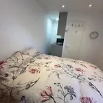 Ensuite Double Room Near Excel London