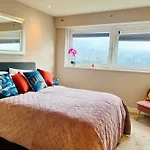 Stunning 2 Bed River View Van Gogh Experience
