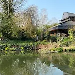 Huge Room For Recharge And Relaxation In Loft With Sauna In Central London