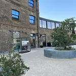 Huge Room For Recharge And Relaxation In Loft With Sauna In Central London