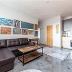 Renewed Comfy 1Br Flat Near Woolwich Tube Station