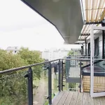 Lovely 2-Bed Apartment In London