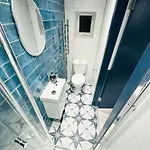 London Holly B Mini Studios Great Location For Tourist!!!