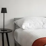 Lake View Hackney High End 3-Bedroom Flat Long Term Stays