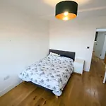 Spacious Home In Peckham