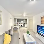 Lovely Chealse Apartment