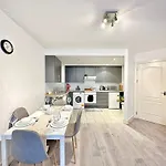 Lovely Chealse Apartment