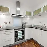 Londwell, Canary Wharf Boutique Balcony Apartment