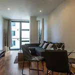 Londwell, Canary Wharf Boutique Balcony Apartment