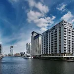 Londwell, Canary Wharf River Thames Balcony Apartment
