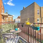 Brand New 1 Bed Flat In Sydenham With Balcony