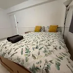 Edgware Road Room For 4 Guests