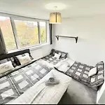 Paddington Private Room Sleeps 4