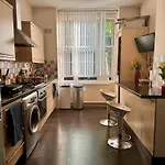 Gorgeous Room Steps From Tower Bridge