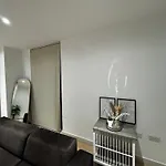 Stunning Lux 2 Bed Apartment In Royal Wharf