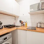 Stylish Elegant Hyde Park Studio Flat