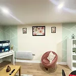 2Bdr En Suite Wembley Apartment Retreat