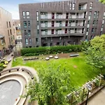 Spacious 2 Bedroom Apartment With Balcony