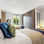 Stunning 2 Bed Flat In London - Sleeps 8 -Balcony