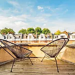 Bright 1-Bed Flat With Balcony In West Kensington