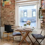 Stylish Studio - Private Bathroom, 15Mins To Central London!