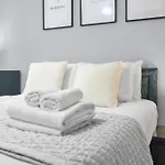 2-Bedroom Apartment Short Term Rental & Flexible Renting Canary Wharf