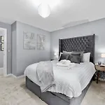 2-Bedroom Apartment Short Term Rental & Flexible Renting Canary Wharf
