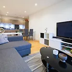 New Chic Luxury Flat View At Isle Of Dogs And The City