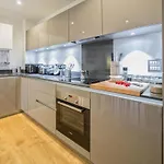 New Chic Luxury Flat View At Isle Of Dogs And The City